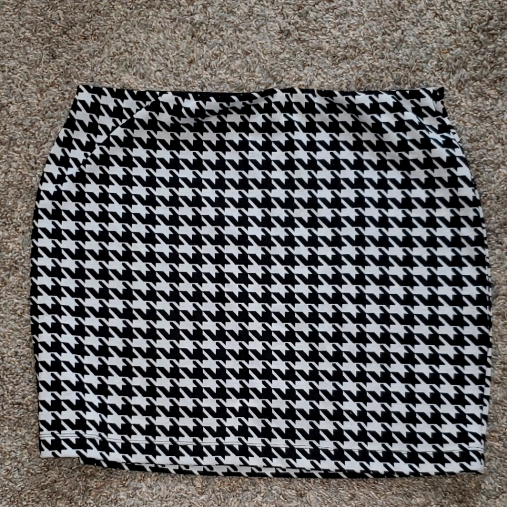 Black and White Express Mini skirt